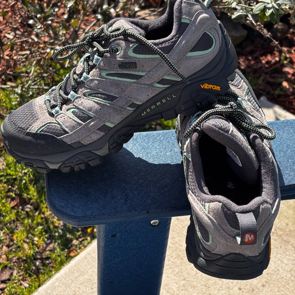 Merrell Waterproof Women's Gray and Mint Hiking or Trail Athletic Shoes - Picture 4 of 9